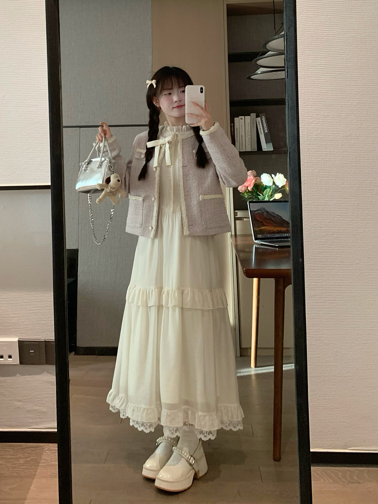 Elegant Slimming Blue Chanel-Style Coat for Women - Sweet Delicate Spring Design, High-Quality Fashion Outerwear Elegant Slimming Blue Chanel-Style Coat for Women - Sweet Delicate Spring Design, High-Quality Fashion Outerwear