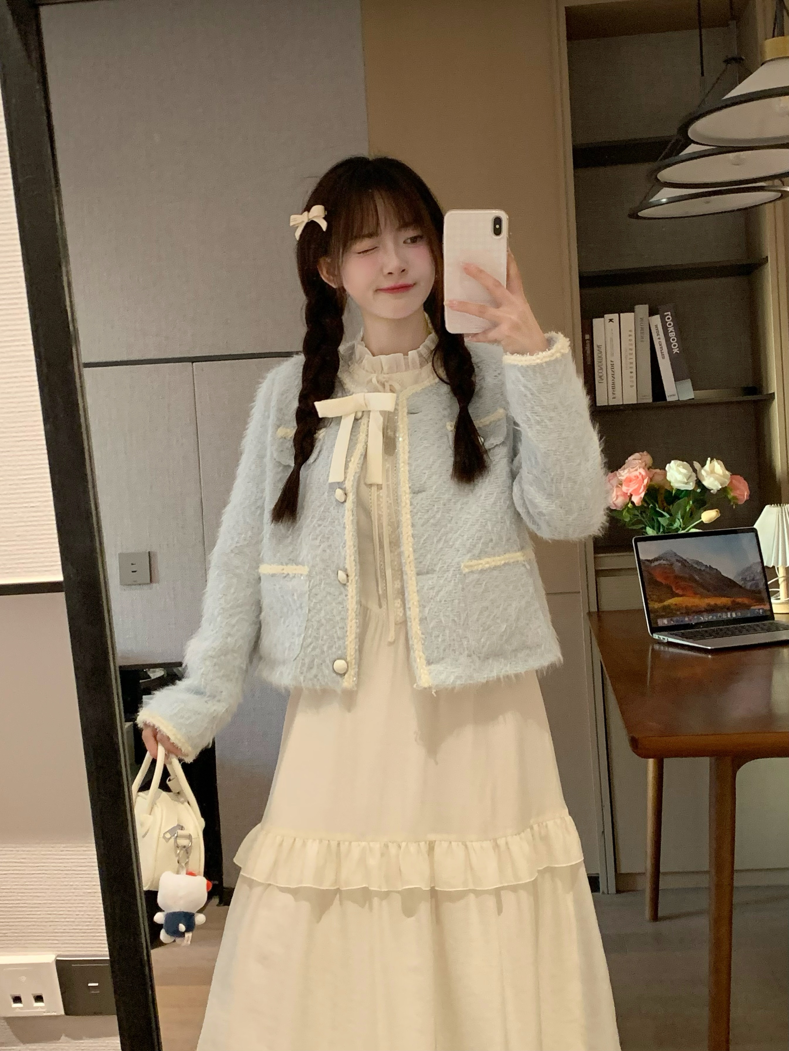 Elegant Slimming Blue Chanel-Style Coat for Women - Sweet Delicate Spring Design, High-Quality Fashion Outerwear