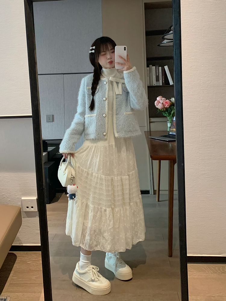 Elegant Slimming Blue Chanel-Style Coat for Women - Sweet Delicate Spring Design, High-Quality Fashion Outerwear Elegant Slimming Blue Chanel-Style Coat for Women - Sweet Delicate Spring Design, High-Quality Fashion Outerwear