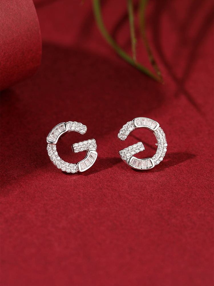 Elegant Sterling Silver Letter G Stud Earrings - High-End Decorative Piece, Unique Niche Accessories for Classy Looks Elegant Sterling Silver Letter G Stud Earrings - High-End Decorative Piece, Unique Niche Accessories for Classy Looks