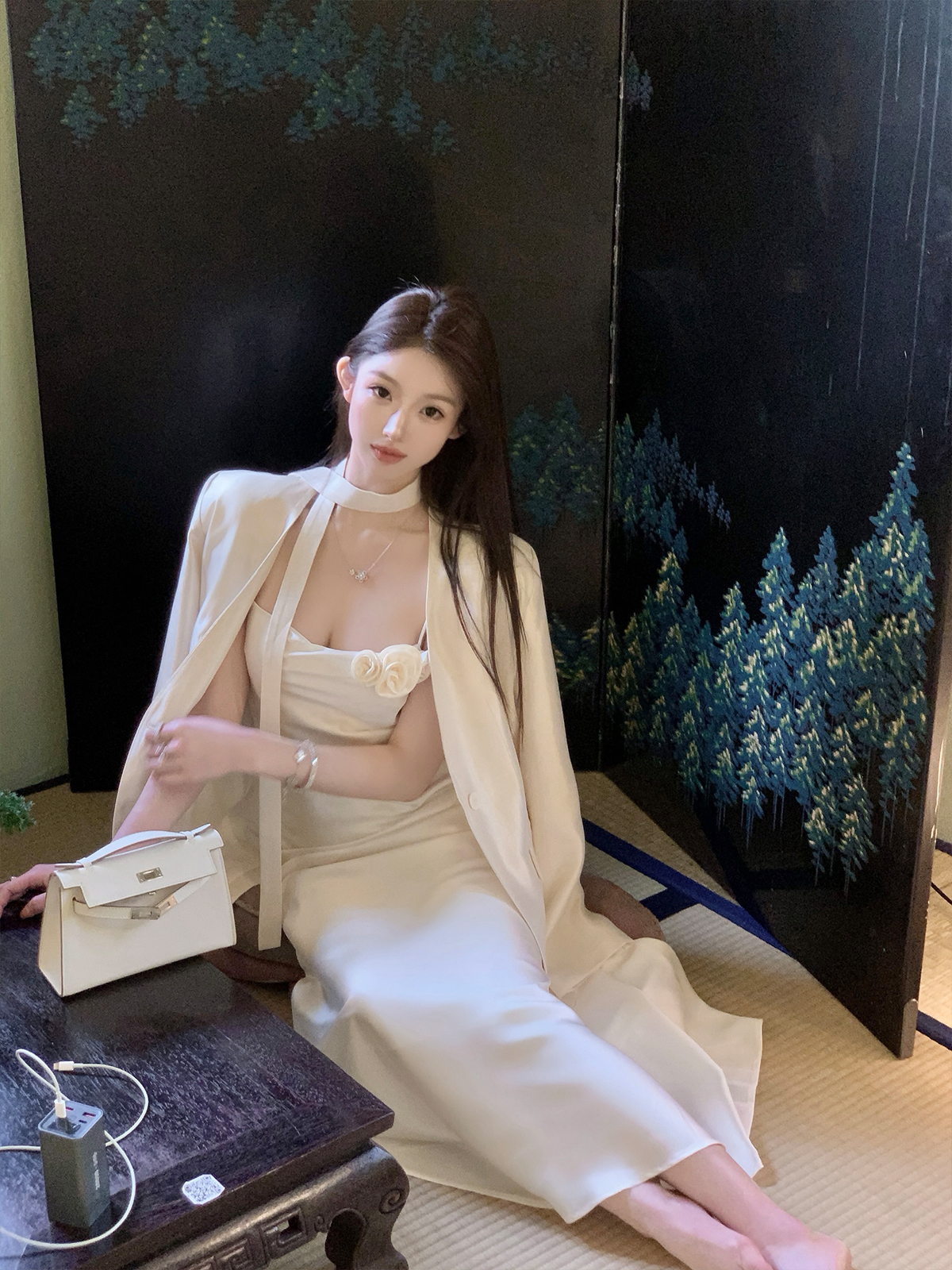 Elegant White Satin Slip Dress for Summer - Long Slim Fit Bodycon Style, Perfect for Parties and Events Elegant White Satin Slip Dress for Summer - Long Slim Fit Bodycon Style, Perfect for Parties and Events