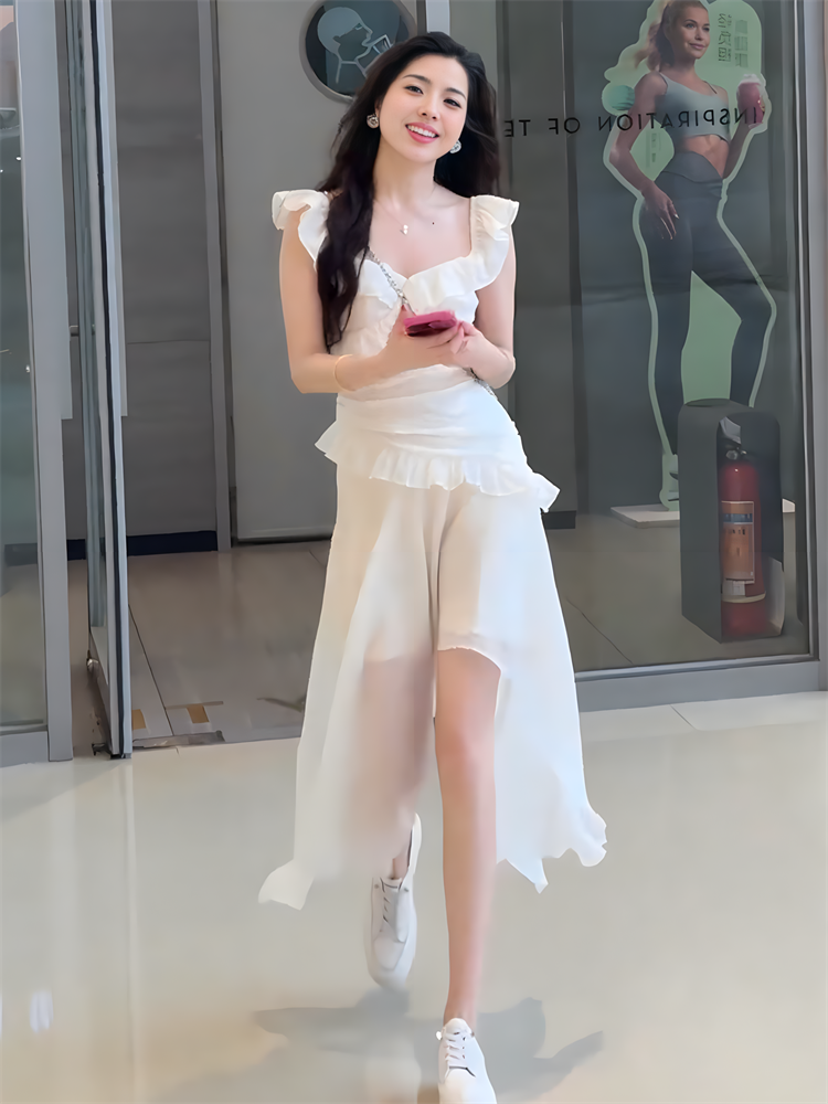 Elegant White Spaghetti Strap Dress for Women - French Style, Summer New Arrival, Waist-Cinching, Slimming A-Line Skirt Elegant White Spaghetti Strap Dress for Women - French Style, Summer New Arrival, Waist-Cinching, Slimming A-Line Skirt