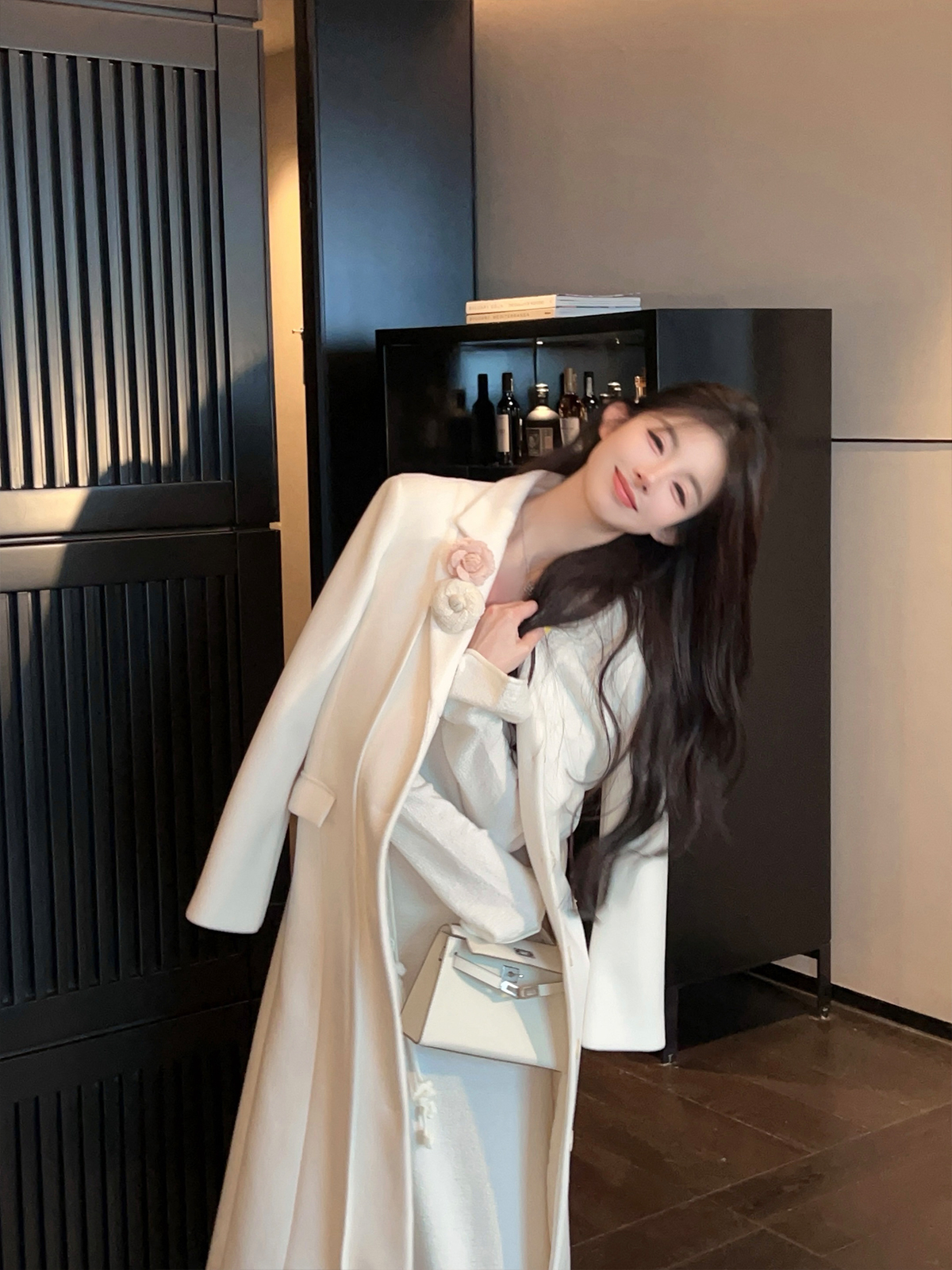 Elegant White Woolen Coat for Women - Mid-Length Loose Overcoat with Floral Design - Winter Fashion Essential Elegant White Woolen Coat for Women - Mid-Length Loose Overcoat with Floral Design - Winter Fashion Essential