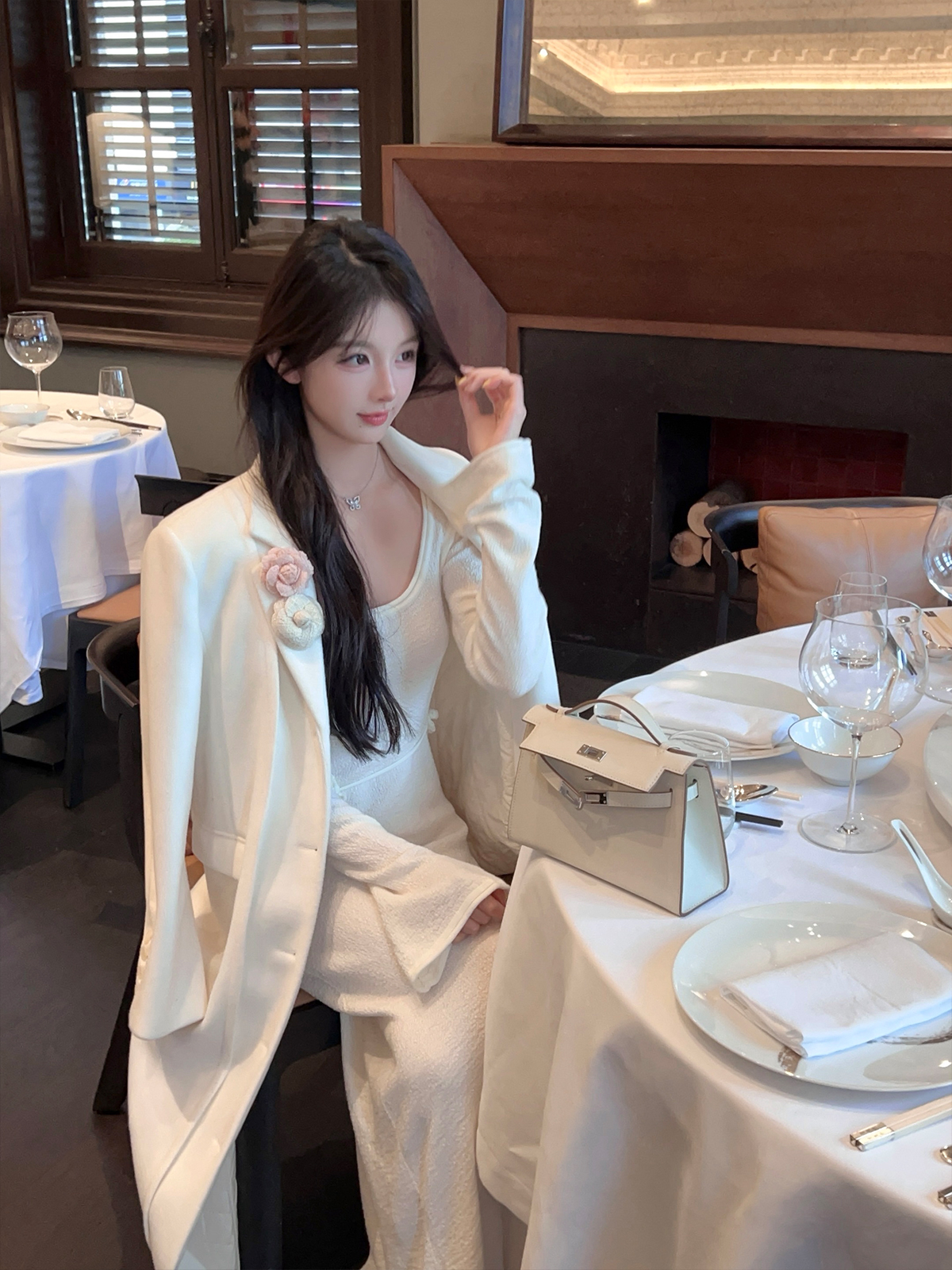 Elegant White Woolen Coat for Women - Mid-Length Loose Overcoat with Floral Design - Winter Fashion Essential Elegant White Woolen Coat for Women - Mid-Length Loose Overcoat with Floral Design - Winter Fashion Essential