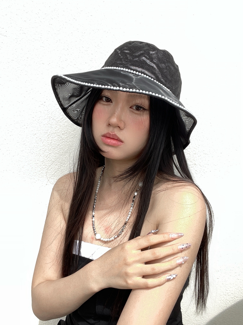 Elegant Wide-Brimmed Sun Hat for Women, Vintage Pearl Fisherman Style Satin Fashion Hat, Chic Sun Protection Accessory