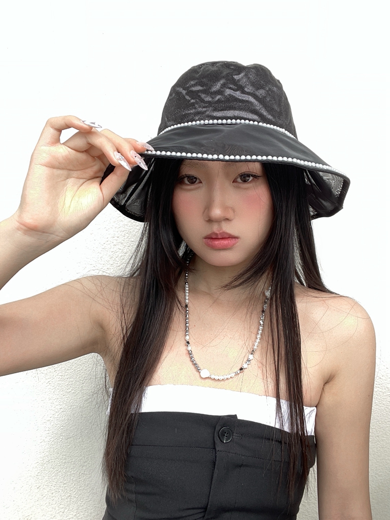 Elegant Wide-Brimmed Sun Hat for Women, Vintage Pearl Fisherman Style Satin Fashion Hat, Chic Sun Protection Accessory Elegant Wide-Brimmed Sun Hat for Women, Vintage Pearl Fisherman Style Satin Fashion Hat, Chic Sun Protection Accessory