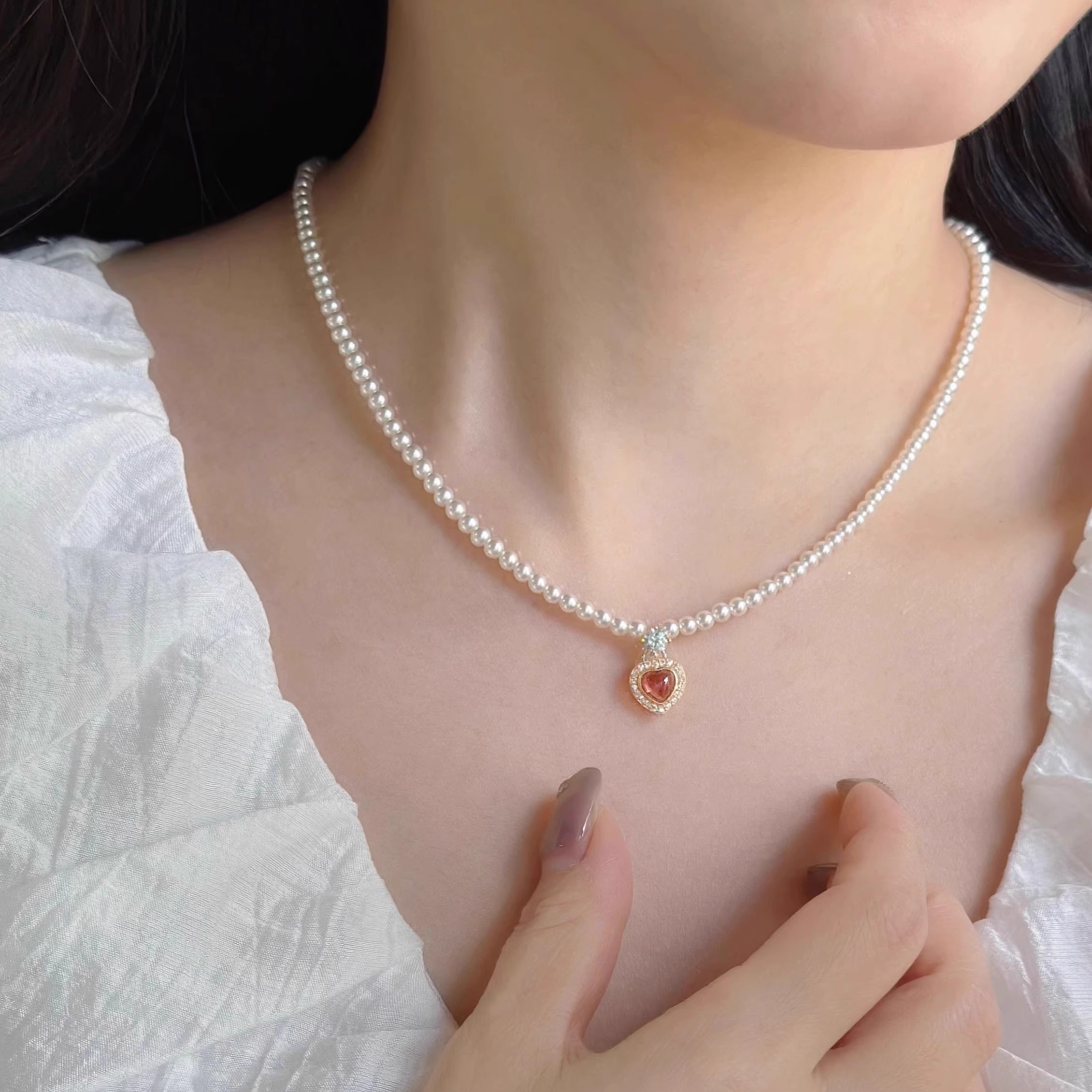 Elegant Wine Red Heart Necklace with Sparkling Zircon and Pearl, Women's Clavicle Chain, Classy Decorative Jewelry