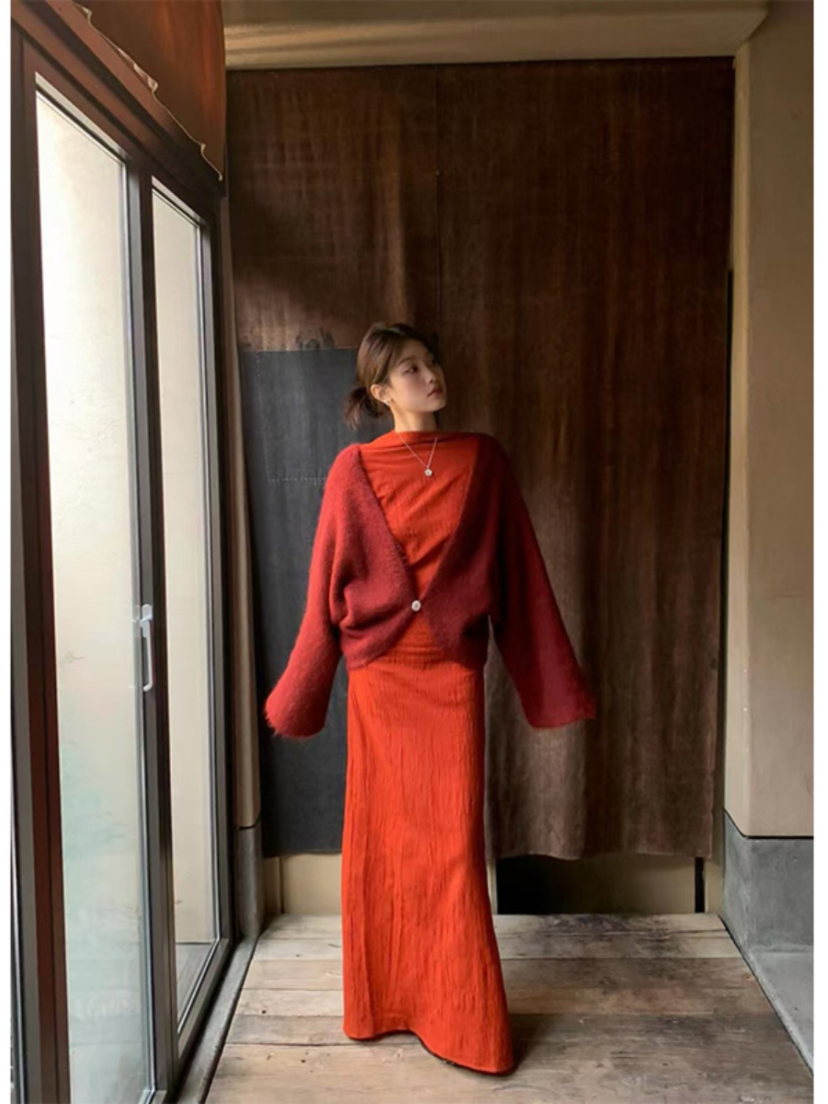 Elegant Women's Chinese Red Knitted Cardigan - Versatile Backless Cape Sweater with National Style Design Elegant Women's Chinese Red Knitted Cardigan - Versatile Backless Cape Sweater with National Style Design