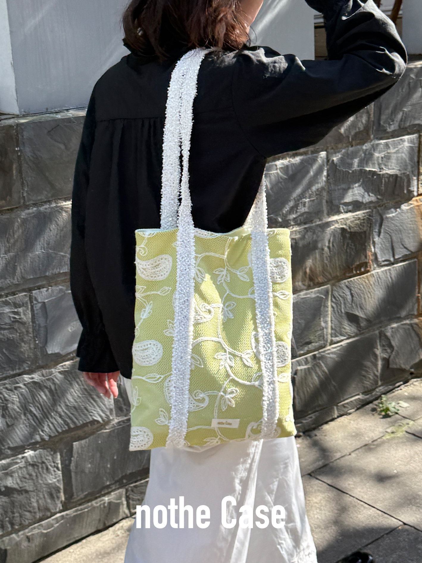 Embroidered Hollow Large Capacity Tote Bag in Fresh Light Green - Stylish Shoulder Bag for Everyday Use