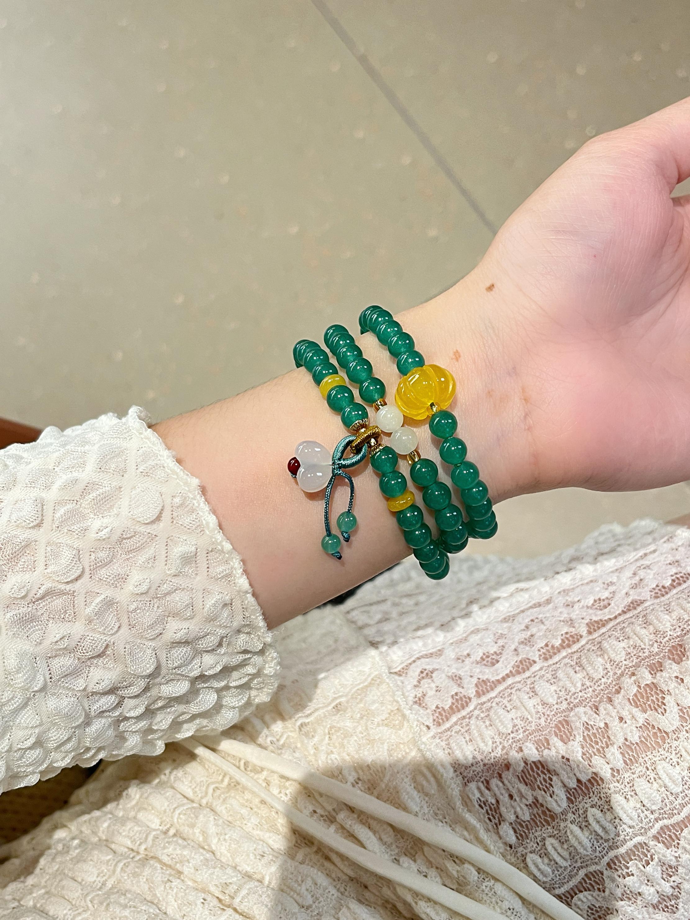 Emerald Bead Crystal Bracelet for Women - High-End Three-Layer Circle Accessory, Exquisite Luxury Jewelry Emerald Bead Crystal Bracelet for Women - High-End Three-Layer Circle Accessory, Exquisite Luxury Jewelry