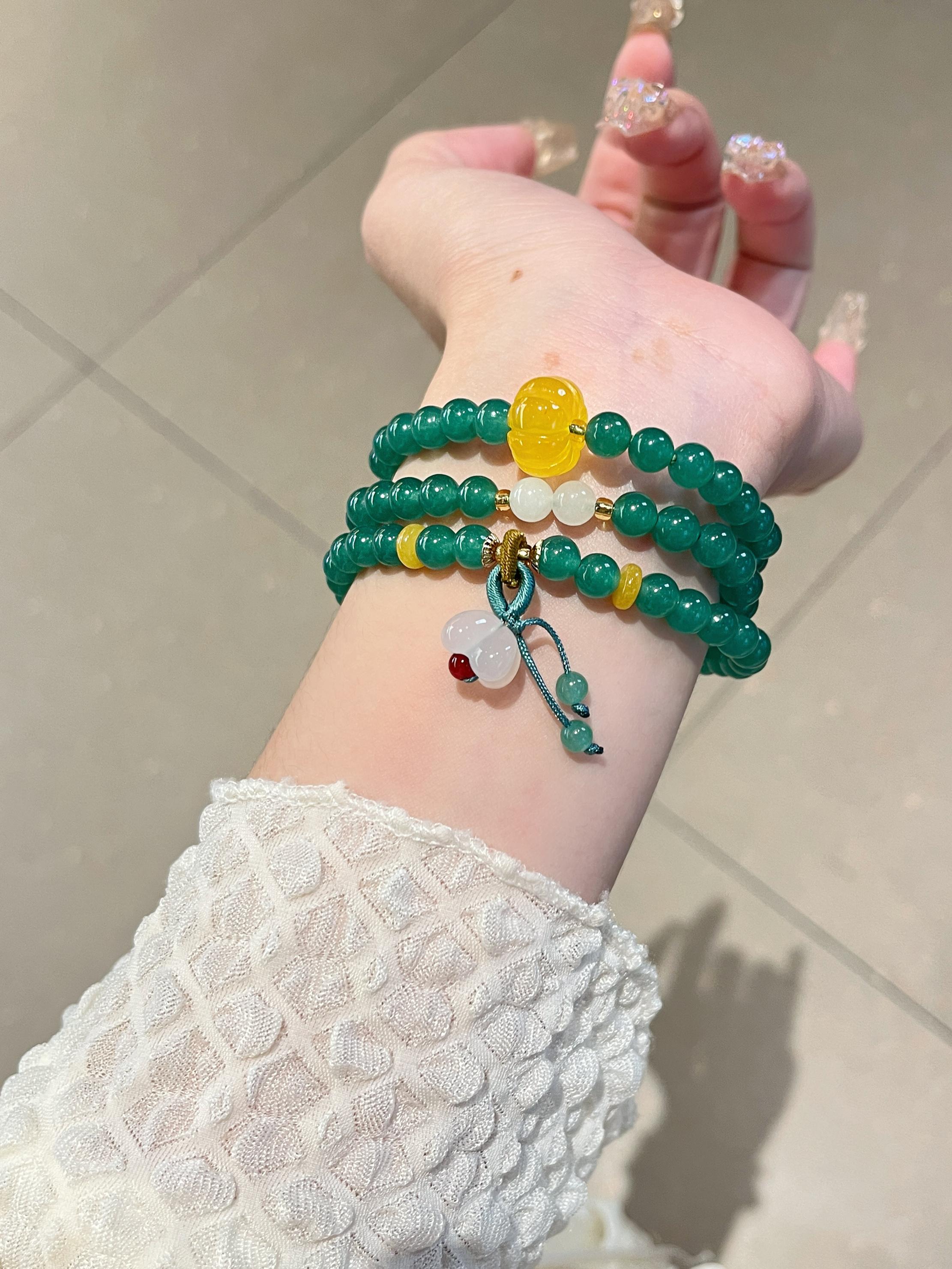 Emerald Bead Crystal Bracelet for Women - High-End Three-Layer Circle Accessory, Exquisite Luxury Jewelry Emerald Bead Crystal Bracelet for Women - High-End Three-Layer Circle Accessory, Exquisite Luxury Jewelry