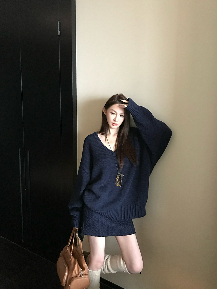 Endless Holiday Oversized V-Neck Knitted Sweater for Women - Thickened Pullover for Spring and Winter, Cozy Casual Style Endless Holiday Oversized V-Neck Knitted Sweater for Women - Thickened Pullover for Spring and Winter, Cozy Casual Style