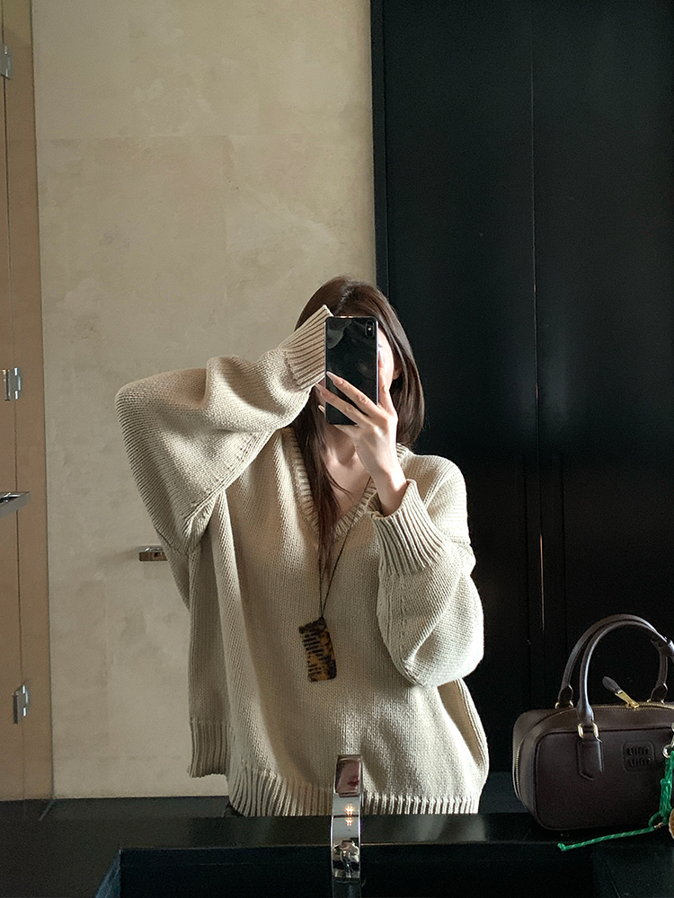 Endless Holiday Oversized V-Neck Knitted Sweater for Women - Thickened Pullover for Spring and Winter, Cozy Casual Style Endless Holiday Oversized V-Neck Knitted Sweater for Women - Thickened Pullover for Spring and Winter, Cozy Casual Style