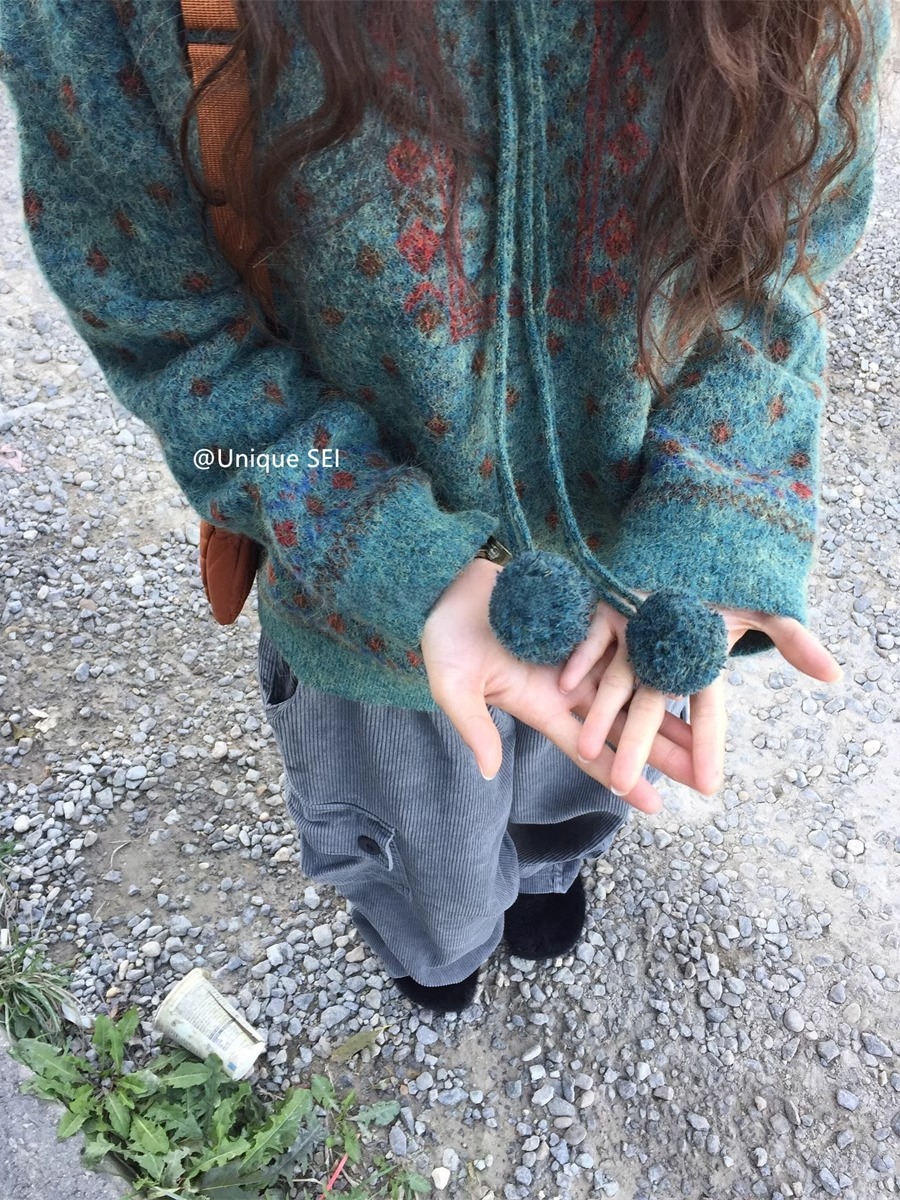 Ethnic Style Diamond Pattern Pullover Sweater with Drawstring and Pom-Pom – Cozy Knit for Winter Vibes Ethnic Style Diamond Pattern Pullover Sweater with Drawstring and Pom-Pom – Cozy Knit for Winter Vibes