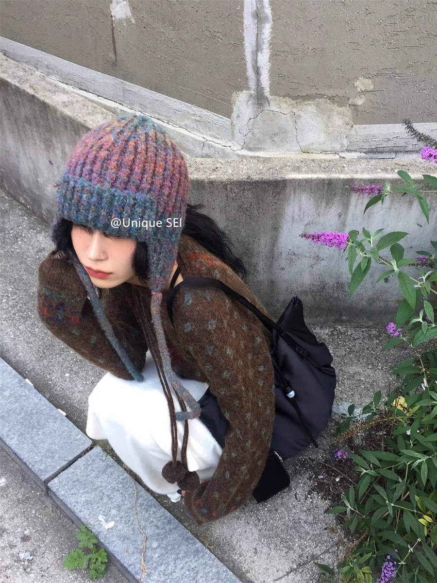 Ethnic Style Diamond Pattern Pullover Sweater with Drawstring and Pom-Pom – Cozy Knit for Winter Vibes Ethnic Style Diamond Pattern Pullover Sweater with Drawstring and Pom-Pom – Cozy Knit for Winter Vibes