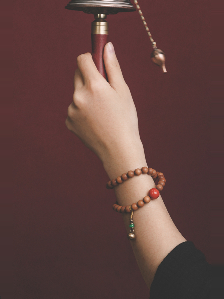 Ethnic Style Sandalwood and Cinnabar Bracelet for Men and Women - Unique Wooden Bead Hand Ornament, Bohemian Fashion Accessory Ethnic Style Sandalwood and Cinnabar Bracelet for Men and Women - Unique Wooden Bead Hand Ornament, Bohemian Fashion Accessory