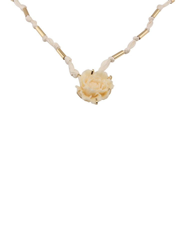 Exaggerated Contrasting Color Resin Flower Necklace for Women - 2025 High-End Fabric Splicing Sweater Chain, European and American Style Exaggerated Contrasting Color Resin Flower Necklace for Women - 2025 High-End Fabric Splicing Sweater Chain, European and American Style