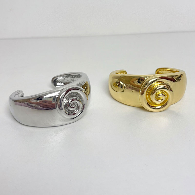 Exaggerated Glossy Nautilus Open Bracelet - Light Luxury Retro Wide Bangle for Women, High-End Fashion Statement Accessory Exaggerated Glossy Nautilus Open Bracelet - Light Luxury Retro Wide Bangle for Women, High-End Fashion Statement Accessory