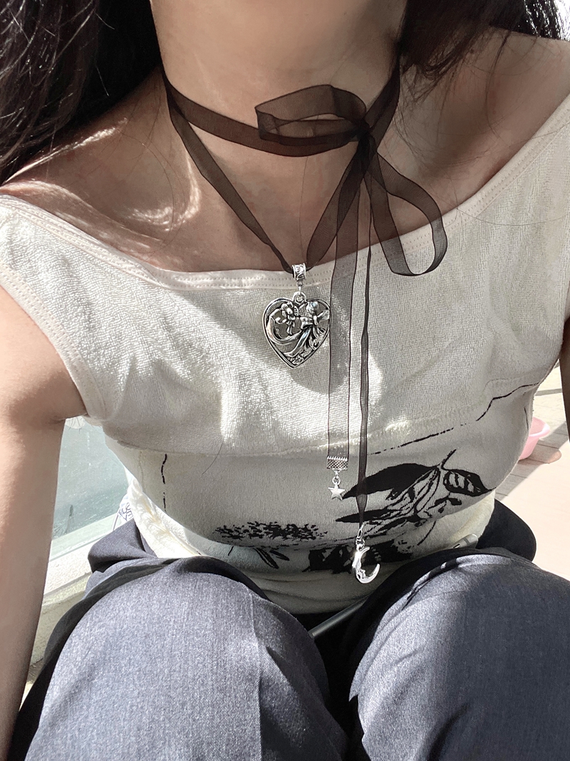 Exaggerated Irregular Heart Pendant Necklace with Ribbon Star and Moon Choker â€“ Chinese Style Heavy-Duty Clavicle Chain