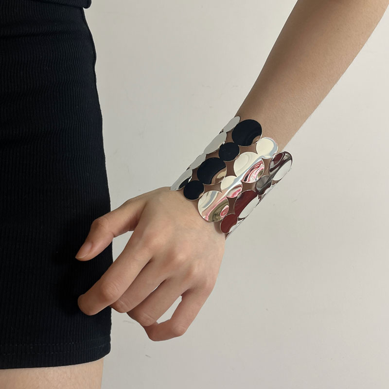 Exaggerated Metal Round Piece Spliced Wide Open Cuff Bracelet for Women - Light Luxury High-End Fashion Bangle Exaggerated Metal Round Piece Spliced Wide Open Cuff Bracelet for Women - Light Luxury High-End Fashion Bangle