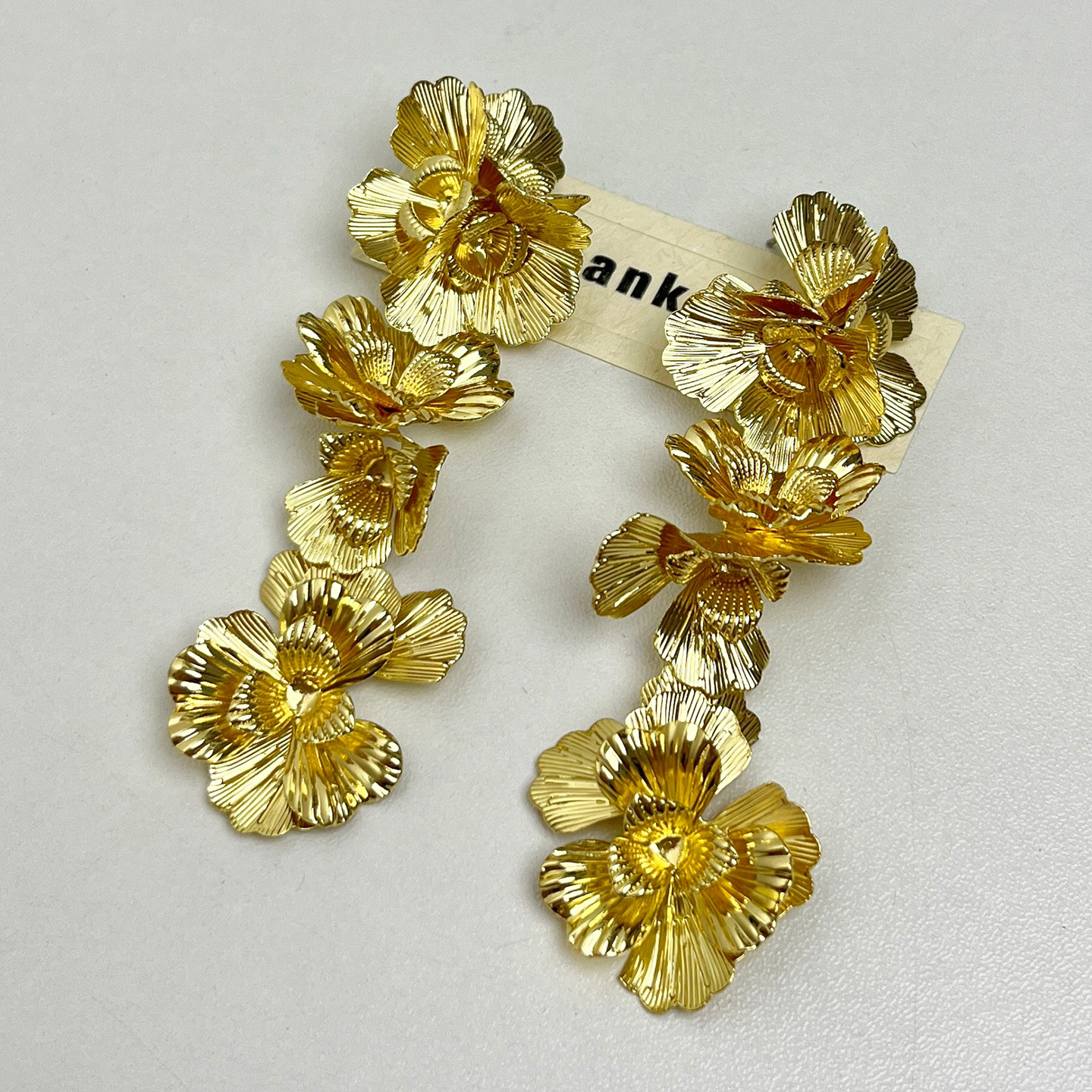 Exaggerated Retro Contrasting Color Metal Flower Long Earrings - 2025 High-End Stylish Ear Studs for Fashion Forward Looks