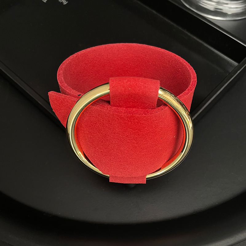 Exaggerated Round Ring Bracelet for Women - Stylish & Versatile High-End Niche Design Trendy Arm Accessory Exaggerated Round Ring Bracelet for Women - Stylish & Versatile High-End Niche Design Trendy Arm Accessory