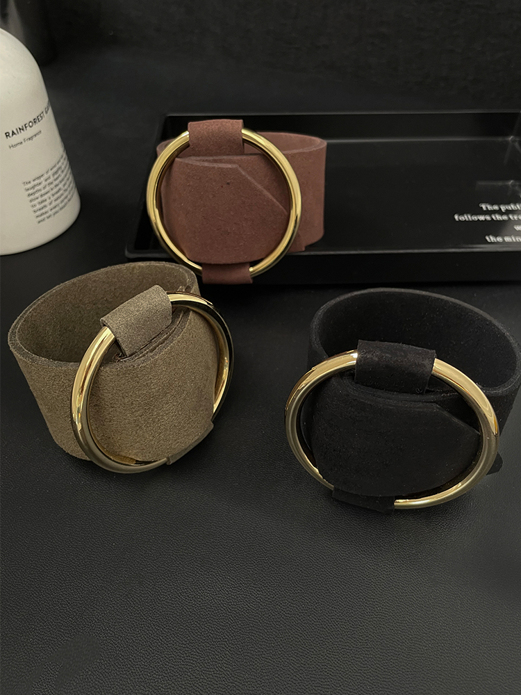 Exaggerated Round Ring Bracelet for Women - Stylish & Versatile High-End Niche Design Trendy Arm Accessory