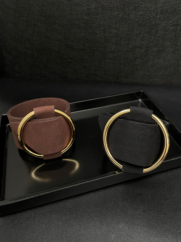 Exaggerated Round Ring Bracelet for Women - Stylish & Versatile High-End Niche Design Trendy Arm Accessory Exaggerated Round Ring Bracelet for Women - Stylish & Versatile High-End Niche Design Trendy Arm Accessory