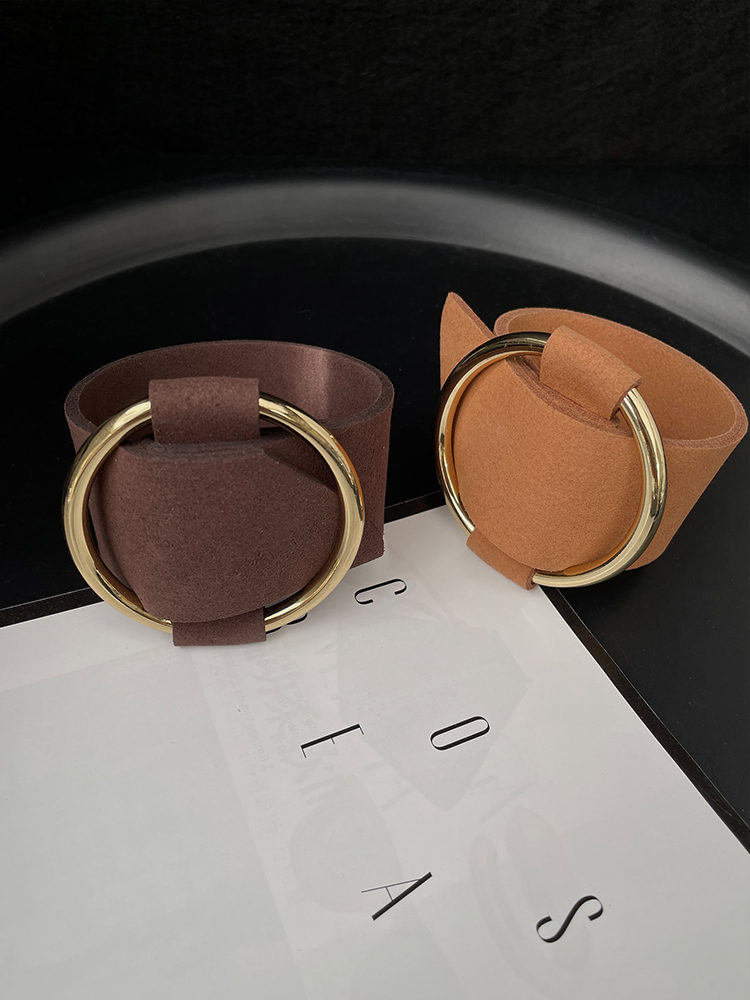 Exaggerated Round Ring Bracelet for Women - Stylish & Versatile High-End Niche Design Trendy Arm Accessory Exaggerated Round Ring Bracelet for Women - Stylish & Versatile High-End Niche Design Trendy Arm Accessory