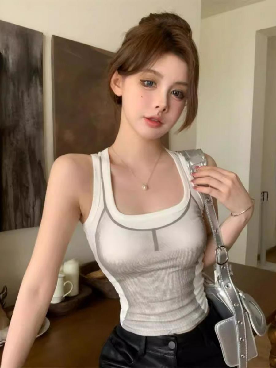 Exquisite American Printed Square Neck Fitted Cotton Camisole Top for Women - Sweet & Spicy Style, Perfect for Casual Outfits Exquisite American Printed Square Neck Fitted Cotton Camisole Top for Women - Sweet & Spicy Style, Perfect for Casual Outfits