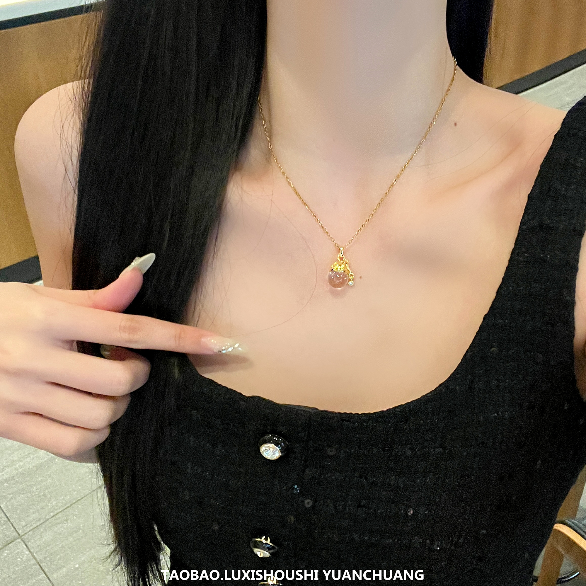 Exquisite Christmas Hat Pearl Necklace for Women - Light Luxury Sparkling Star Clavicle Chain, Versatile Holiday Accessory Exquisite Christmas Hat Pearl Necklace for Women - Light Luxury Sparkling Star Clavicle Chain, Versatile Holiday Accessory