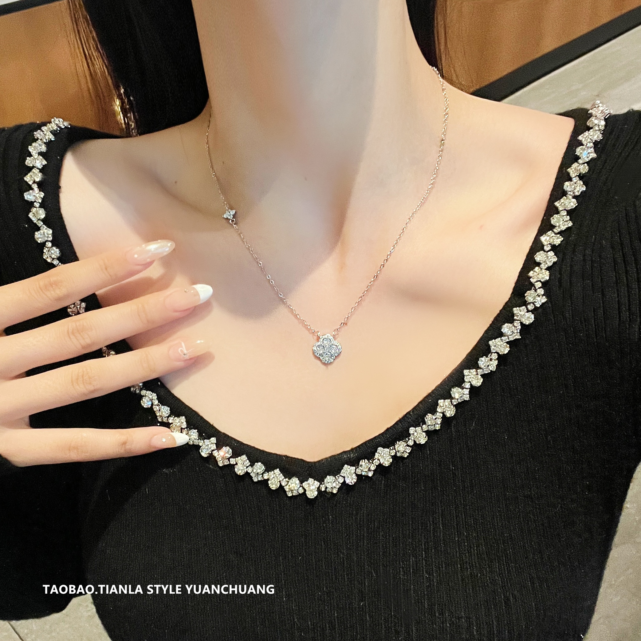 Exquisite Four-Leaf Clover Necklace for Women - Lightweight Pure Silver Clavicle Chain, Luxury Niche Design, Fashionable Versatile Jewelry Exquisite Four-Leaf Clover Necklace for Women - Lightweight Pure Silver Clavicle Chain, Luxury Niche Design, Fashionable Versatile Jewelry