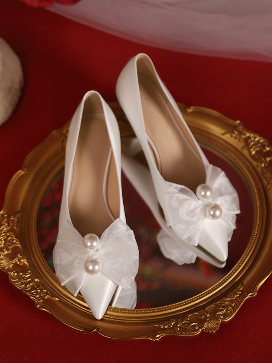 Exquisite French Low-Heeled Wedding Shoes with Bow - 3cm Comfortable Flats for Everyday Wear, Perfect for Brides Exquisite French Low-Heeled Wedding Shoes with Bow - 3cm Comfortable Flats for Everyday Wear, Perfect for Brides