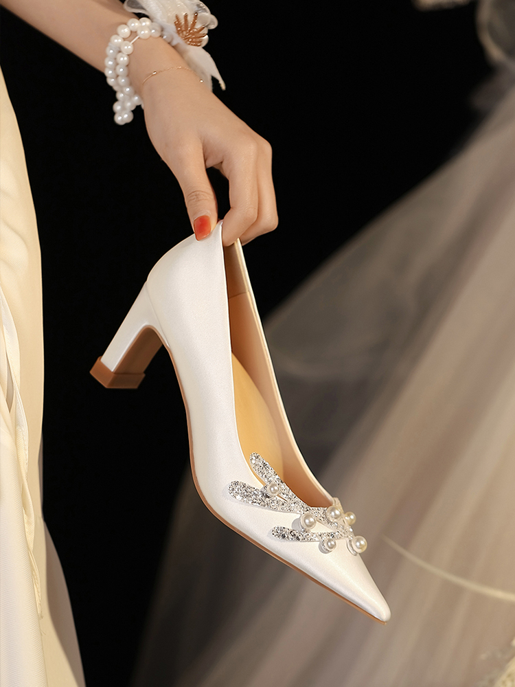 Exquisite French-Style Wedding Shoes with Chunky Heels - Comfortable Bridal High Heels for Everyday Wear Exquisite French-Style Wedding Shoes with Chunky Heels - Comfortable Bridal High Heels for Everyday Wear