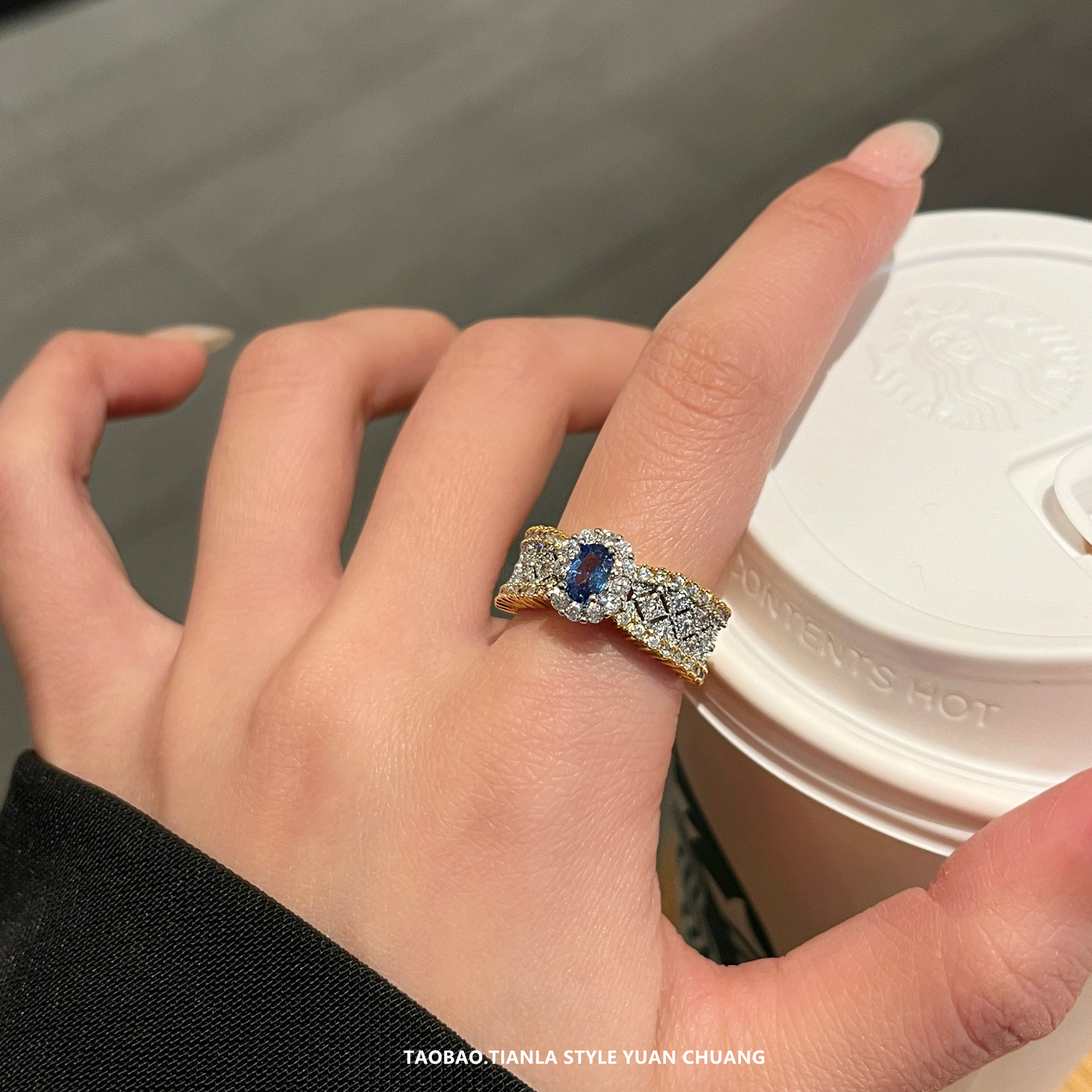 Exquisite Full Diamond Emerald Ring for Women - 2025 Light Luxury High-End Personalized Design