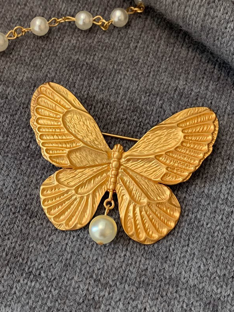 Exquisite Gold Butterfly Pearl Brooch Pin for Women - Light Luxury Coat Accessory, Chic Fashion Statement for Any Occasion Exquisite Gold Butterfly Pearl Brooch Pin for Women - Light Luxury Coat Accessory, Chic Fashion Statement for Any Occasion