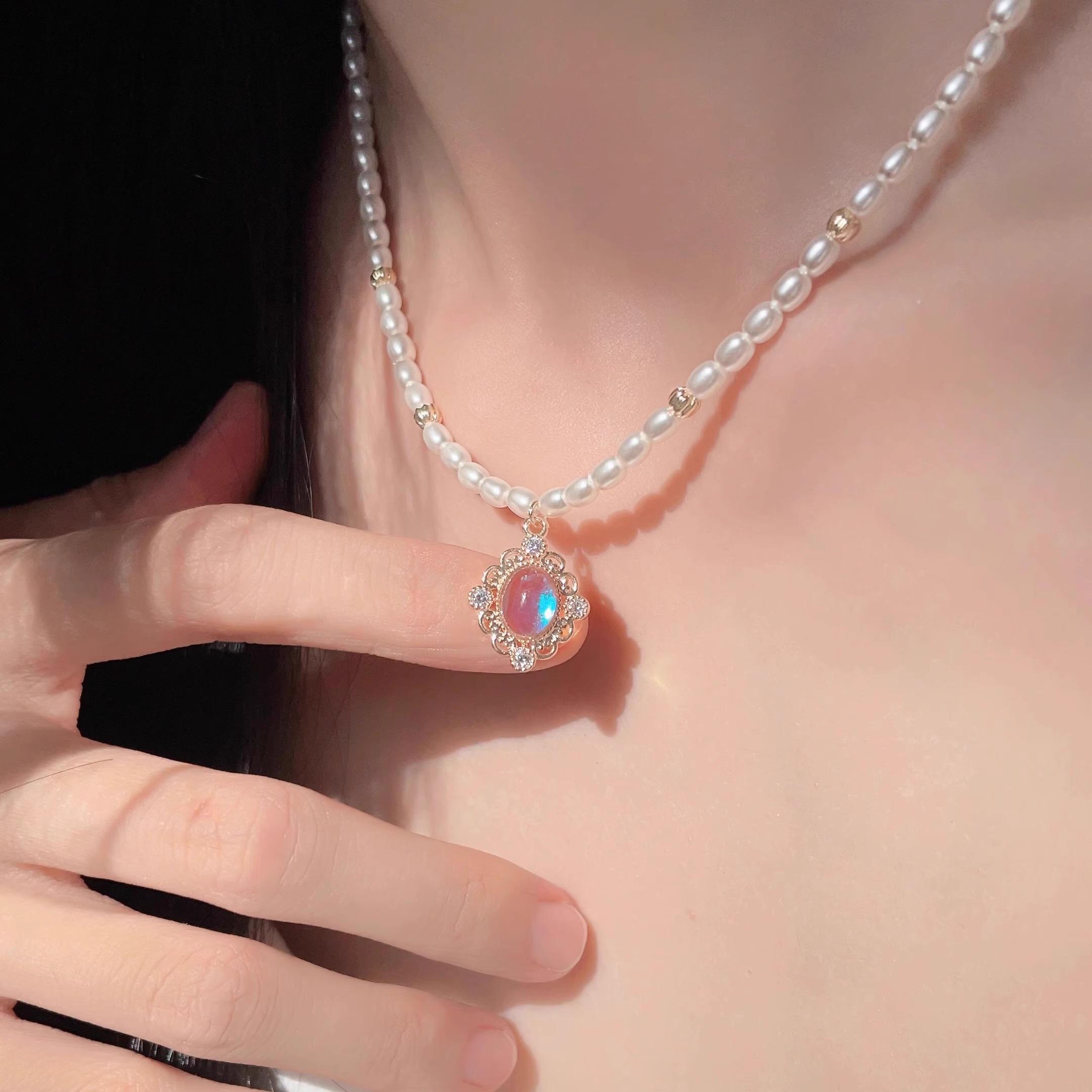 Exquisite Gradient Pearl Necklace for Women - Classy Light Luxury Neck Chain, Elegant French Design, Trendy Niche Jewelry