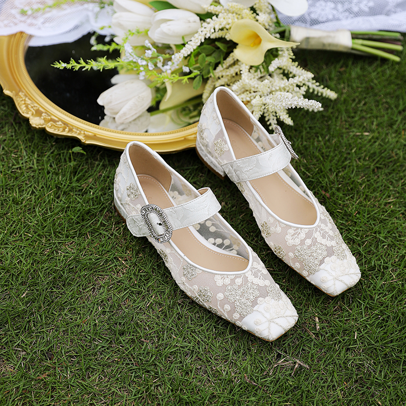 Exquisite Lace Flat Mary Jane Wedding Shoes for Brides - Comfortable High-End Design for Wide and Chubby Feet, Perfect for Daily Wear
