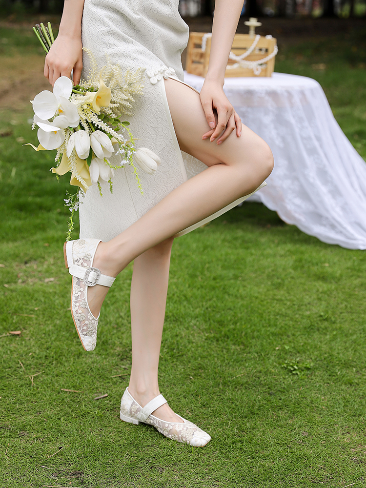 Exquisite Lace Flat Mary Jane Wedding Shoes for Brides - Comfortable High-End Design for Wide and Chubby Feet, Perfect for Daily Wear Exquisite Lace Flat Mary Jane Wedding Shoes for Brides - Comfortable High-End Design for Wide and Chubby Feet, Perfect for Daily Wear