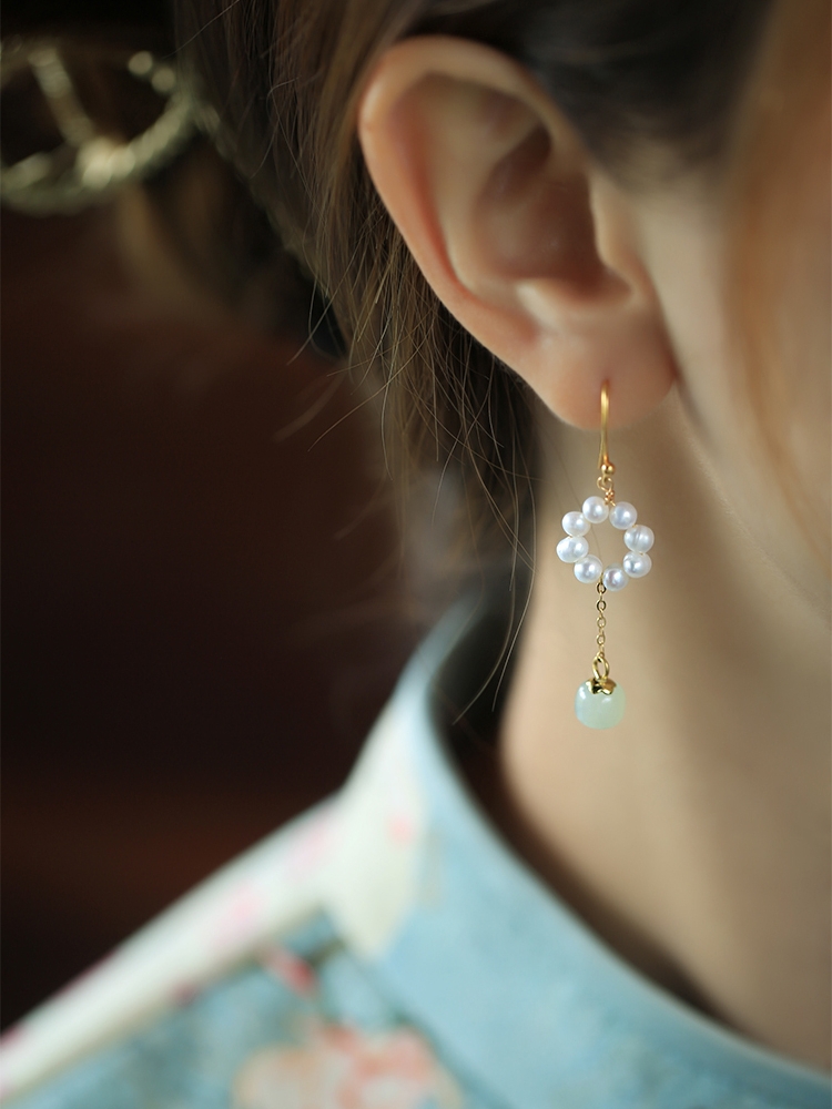 Exquisite Long Tassel Freshwater Pearl Earrings in Pure Silver - High-End Ancient Style Jewelry for Women Exquisite Long Tassel Freshwater Pearl Earrings in Pure Silver - High-End Ancient Style Jewelry for Women