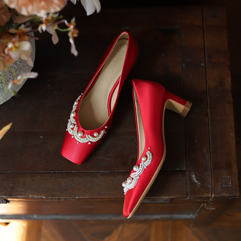 Exquisite Red Chunky Heel Wedding Shoes for Brides - Comfortable Chinese Qipao Style, High-End Design for Wide and Fat Feet