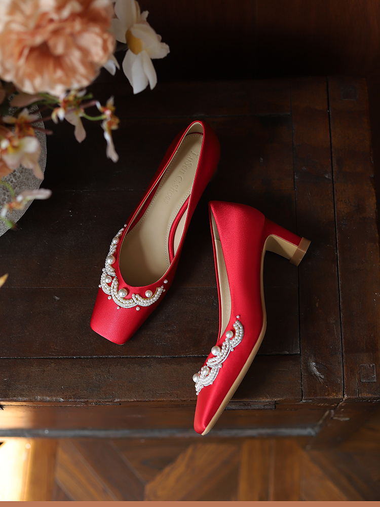 Exquisite Red Chunky Heel Wedding Shoes for Brides - Comfortable Chinese Qipao Style, High-End Design for Wide and Fat Feet Exquisite Red Chunky Heel Wedding Shoes for Brides - Comfortable Chinese Qipao Style, High-End Design for Wide and Fat Feet
