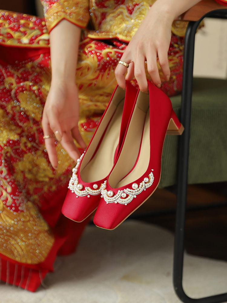 Exquisite Red Chunky Heel Wedding Shoes for Brides - Comfortable Chinese Qipao Style, High-End Design for Wide and Fat Feet