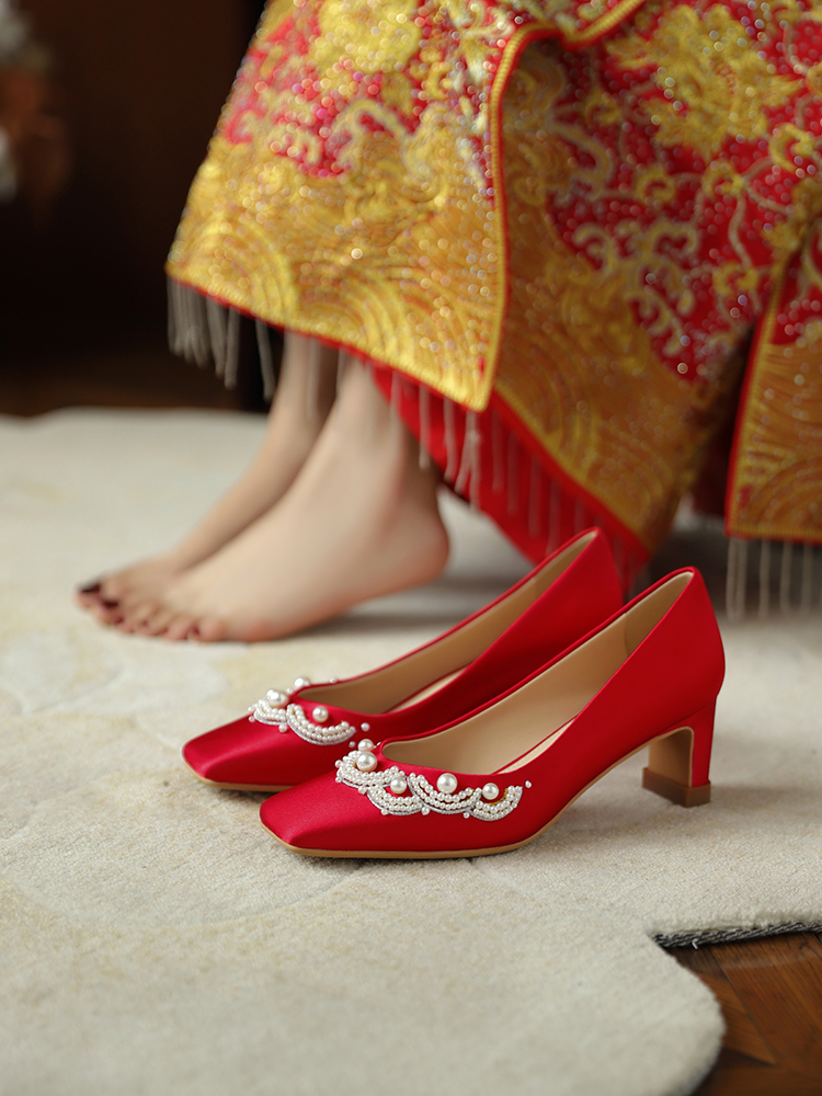 Exquisite Red Chunky Heel Wedding Shoes for Brides - Comfortable Chinese Qipao Style, High-End Design for Wide and Fat Feet Exquisite Red Chunky Heel Wedding Shoes for Brides - Comfortable Chinese Qipao Style, High-End Design for Wide and Fat Feet
