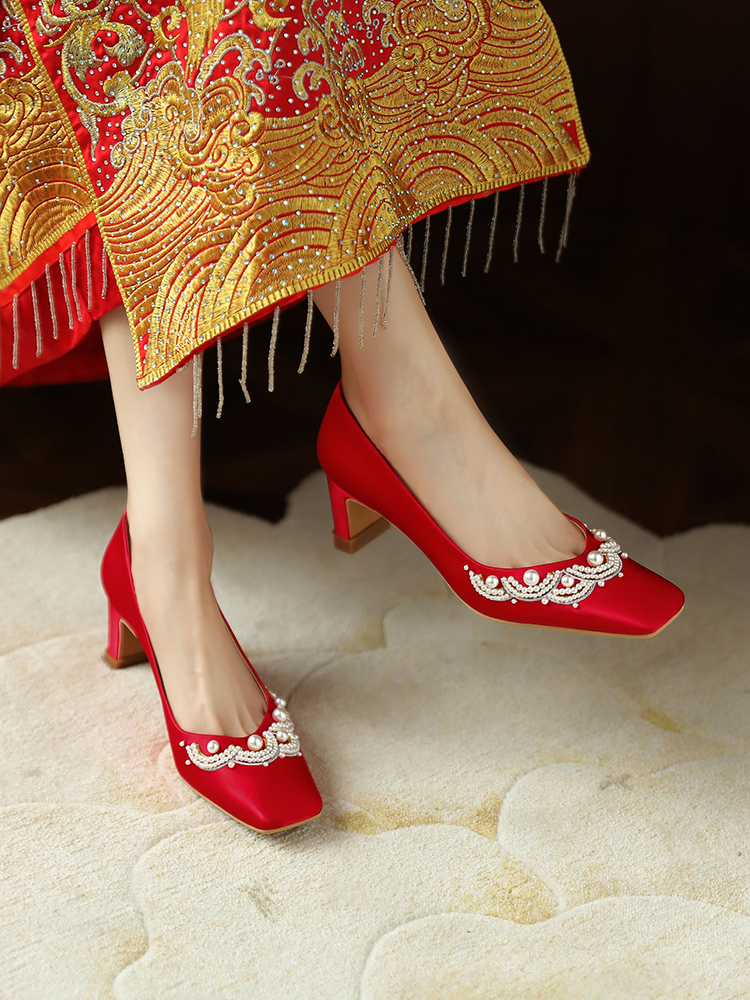 Exquisite Red Chunky Heel Wedding Shoes for Brides - Comfortable Chinese Qipao Style, High-End Design for Wide and Fat Feet Exquisite Red Chunky Heel Wedding Shoes for Brides - Comfortable Chinese Qipao Style, High-End Design for Wide and Fat Feet