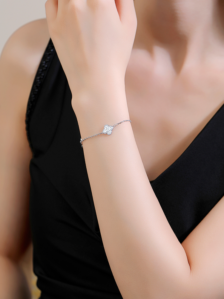 Exquisite S925 Sterling Silver Laser Four-Leaf Clover Bracelet for Women – Classy Niche Jewelry, Perfect Gift for Any Occasion Exquisite S925 Sterling Silver Laser Four-Leaf Clover Bracelet for Women – Classy Niche Jewelry, Perfect Gift for Any Occasion