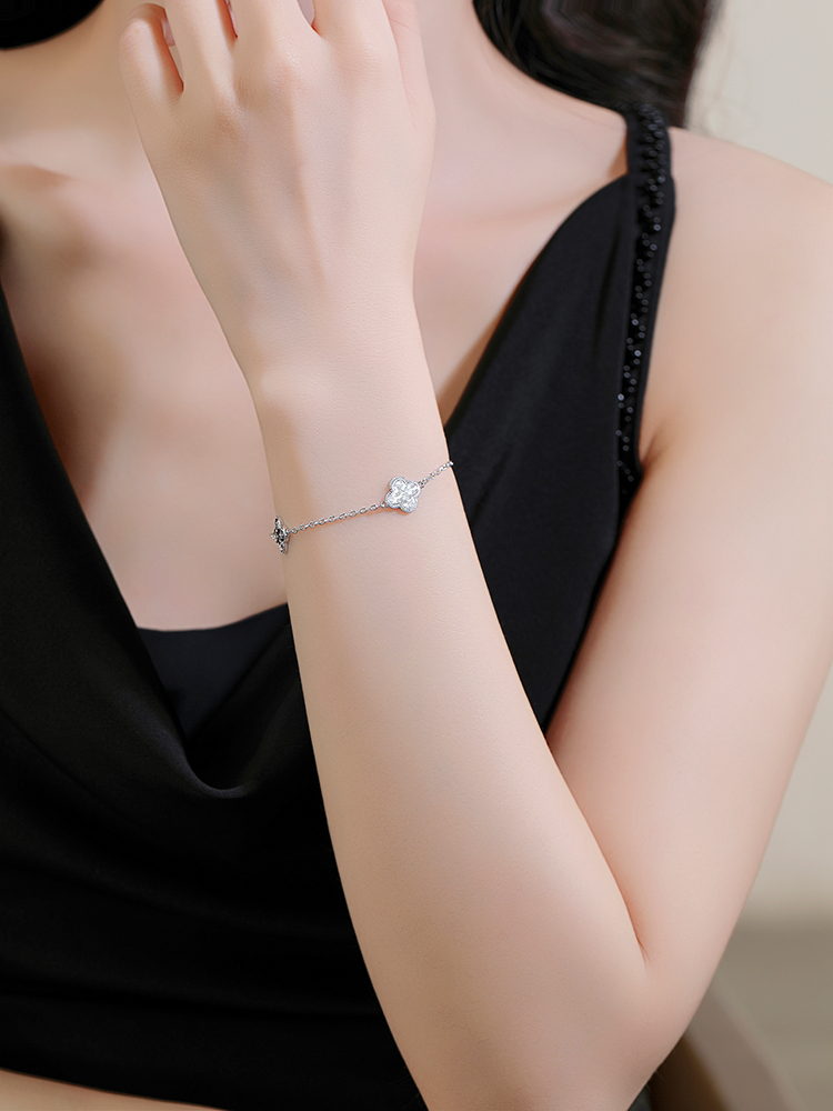 Exquisite S925 Sterling Silver Laser Four-Leaf Clover Bracelet for Women – Classy Niche Jewelry, Perfect Gift for Any Occasion Exquisite S925 Sterling Silver Laser Four-Leaf Clover Bracelet for Women – Classy Niche Jewelry, Perfect Gift for Any Occasion