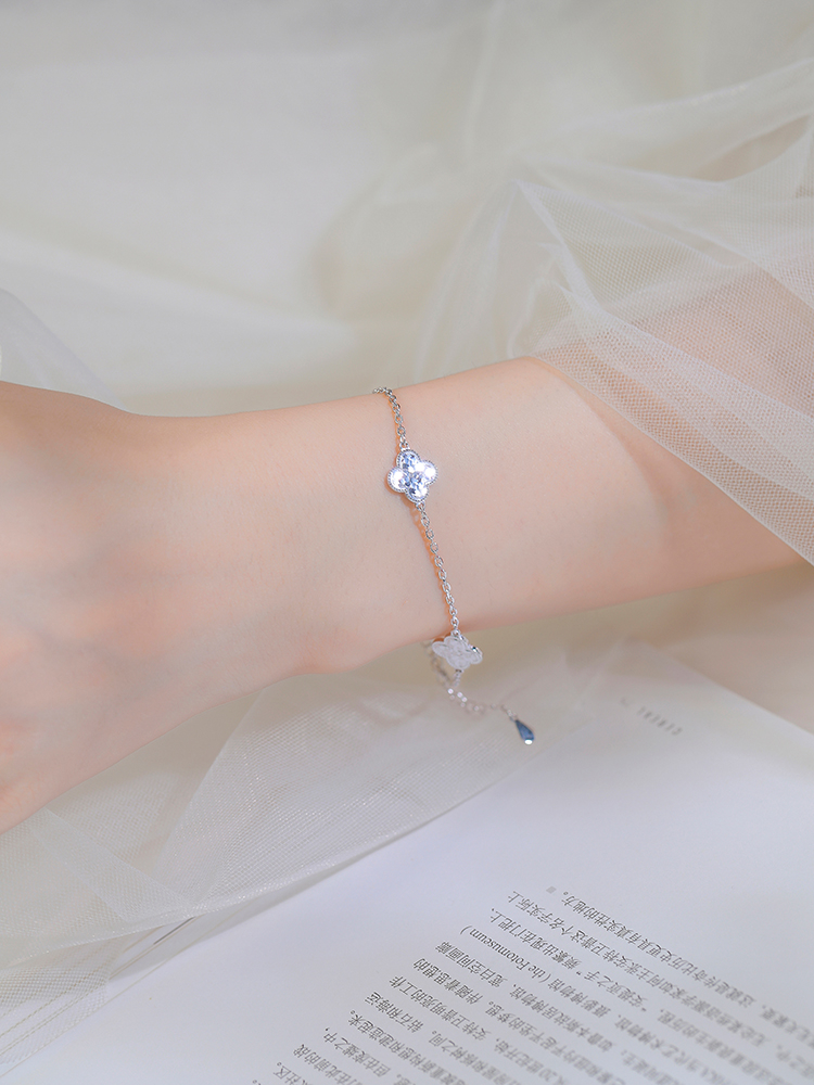 Exquisite S925 Sterling Silver Laser Four-Leaf Clover Bracelet for Women – Classy Niche Jewelry, Perfect Gift for Any Occasion Exquisite S925 Sterling Silver Laser Four-Leaf Clover Bracelet for Women – Classy Niche Jewelry, Perfect Gift for Any Occasion