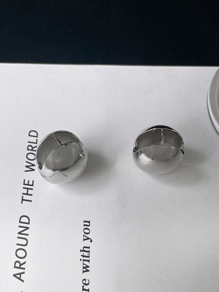 Exquisite Simple Ear Clips Earrings for Women - Elegant High-End Light Luxury Accessories, Versatile Small Design Exquisite Simple Ear Clips Earrings for Women - Elegant High-End Light Luxury Accessories, Versatile Small Design