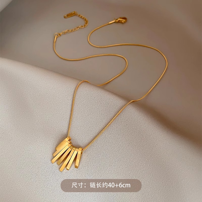 Fashionable Tassel Pendant Necklace for Women, Versatile Clavicle Chain, Trendy Accessory for Everyday Wear